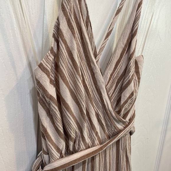 Olivia + James Stripe Romper - Sz. Medium - Picture 2 of 6